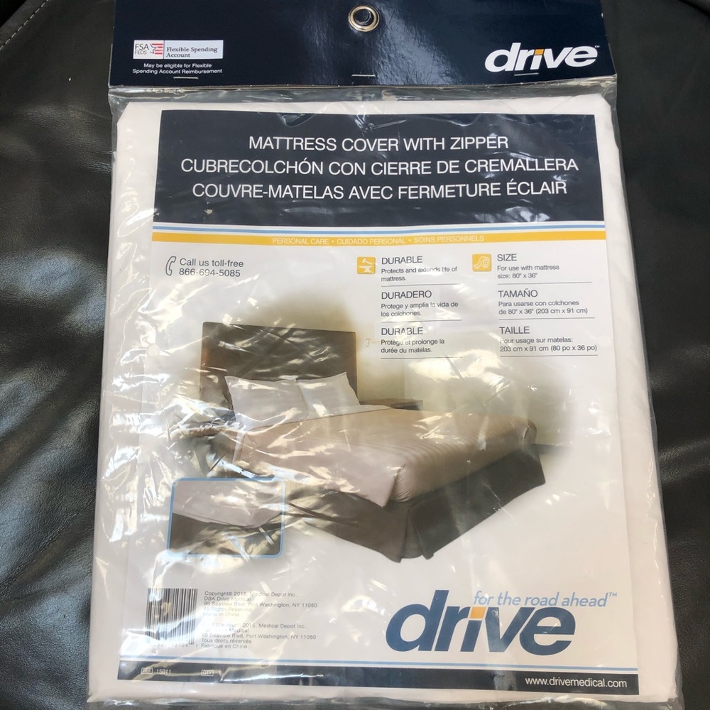 Mattress cover with zipper